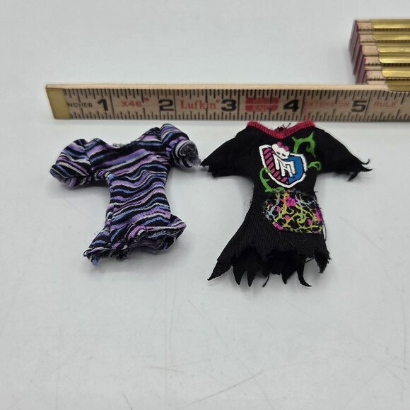 Monster High Doll Dress Set - Catrine DeMew Scaris & Ghoul Spirit Venus McFlytra - Picture 4 of 5